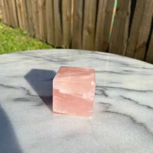 Rose Quartz Cube - Picture 6 of 6